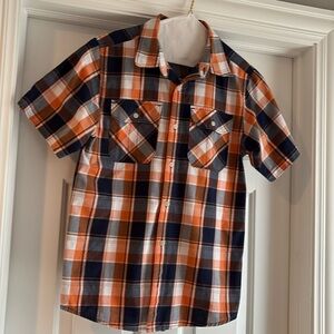 100% Cotton never worn boys XL short sleeve button down ready for spring/summer
